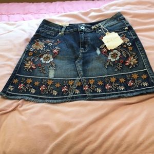 NWT-Altard state embroidered blue jean skirt